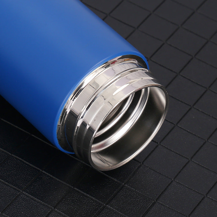 Smart stainless steel bottle that keeps drinks hot or cold for hours, with a built-in LED temperature display.